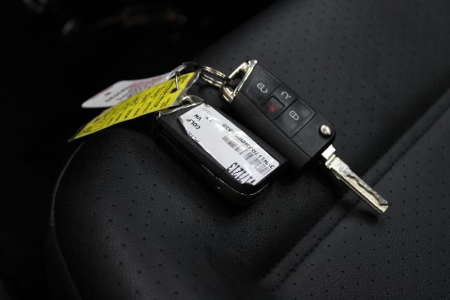 Used 2017 Volkswagen Golf Wolfsburg Edition FWD image 11