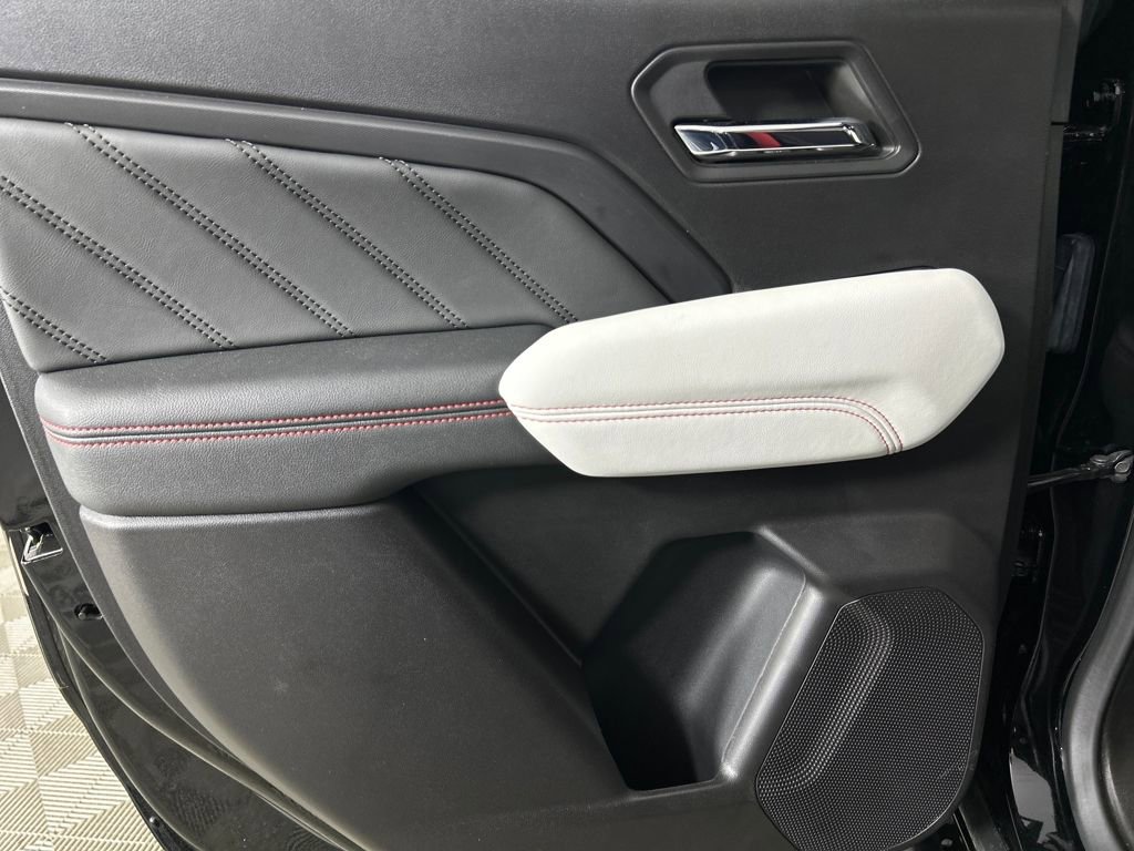 Used 2024 GMC Canyon AT4X AWD/4WD image 17