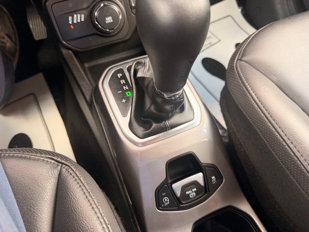 Used 2022 Jeep Renegade Limited AWD/4WD image 22