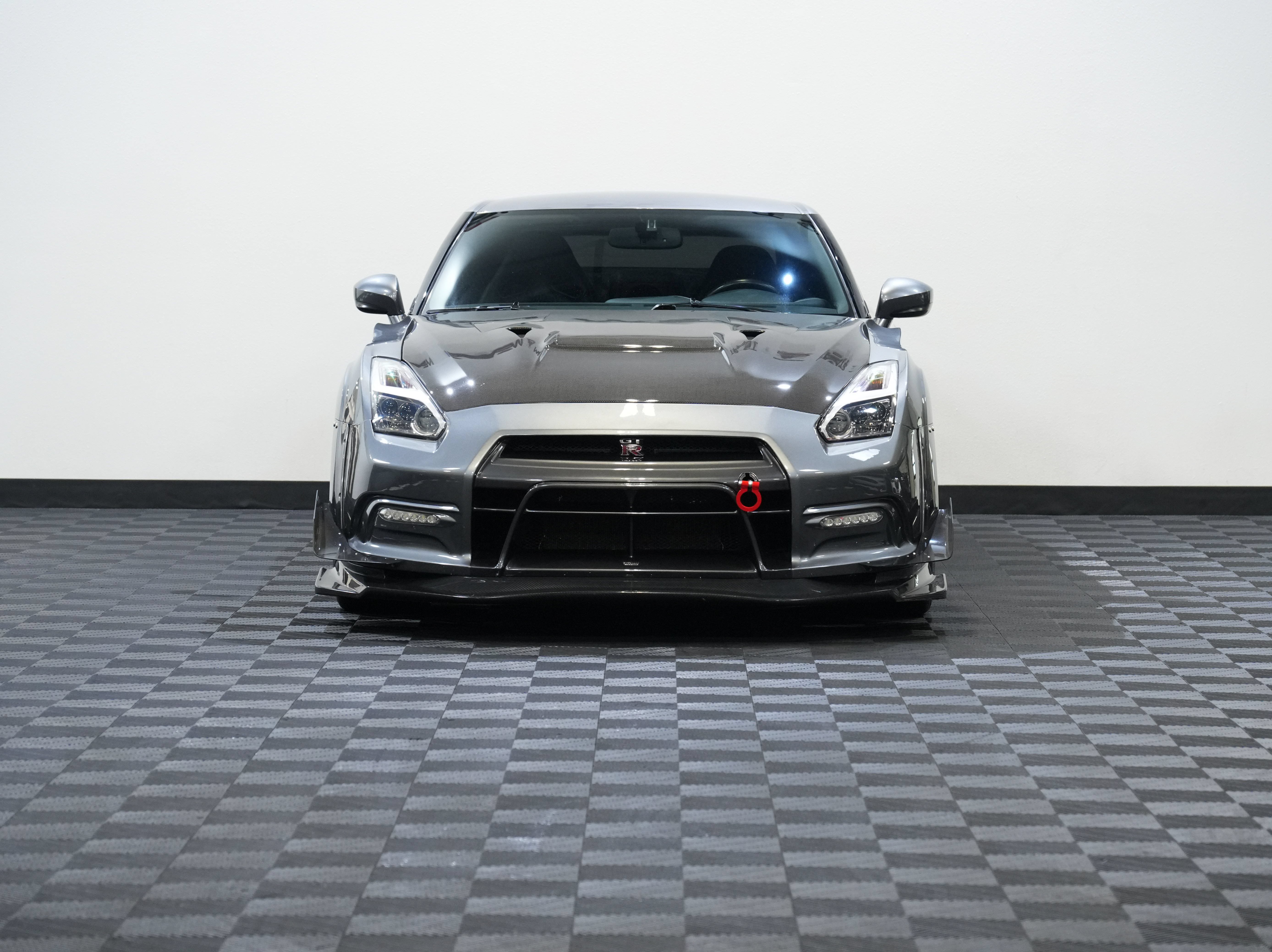 Used 2014 Nissan GT-R Premium AWD/4WD image 4