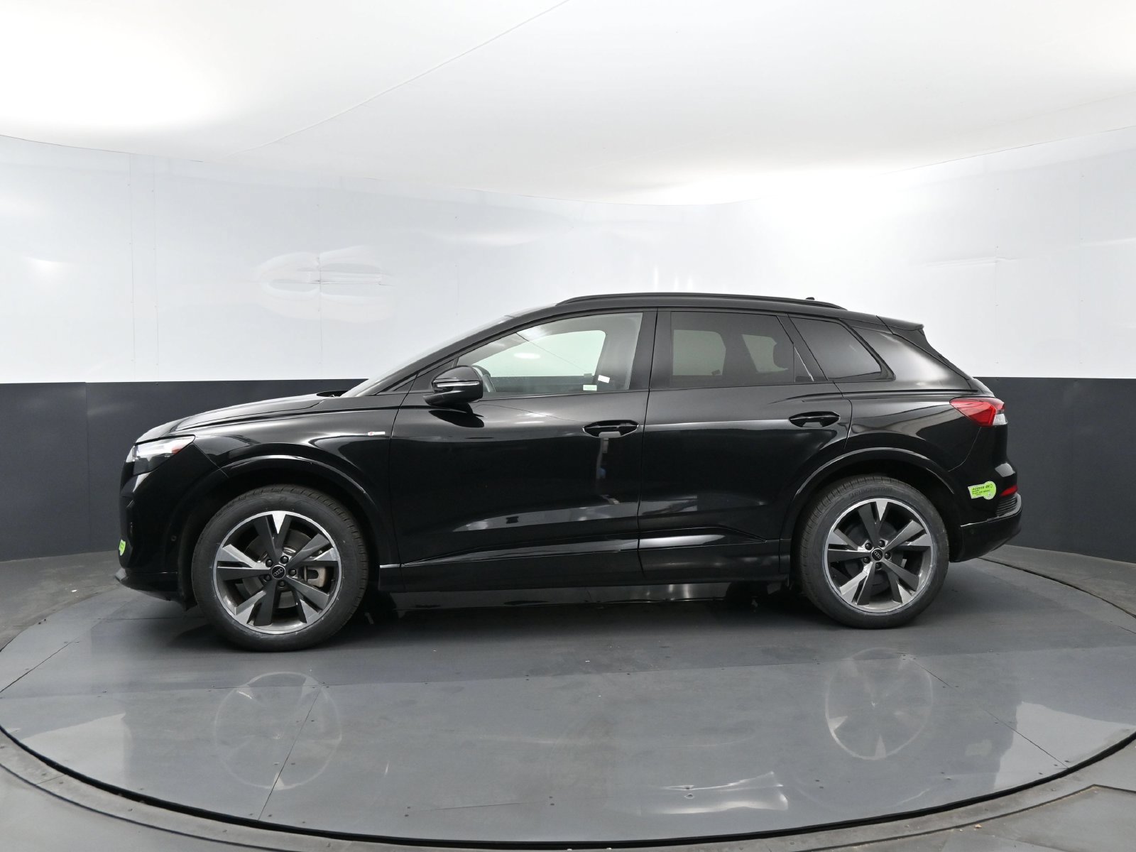 Certified 2023 Audi Q4 e-tron Premium Plus w/ Premium Plus AWD/4WD image 22