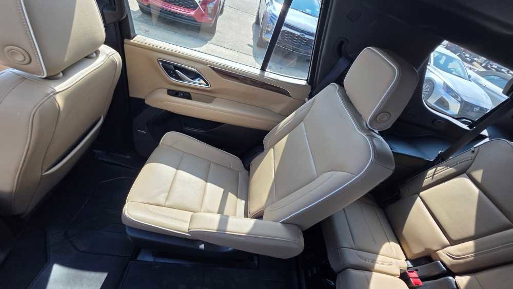 Used 2023 Chevrolet Tahoe Premier AWD/4WD image 25