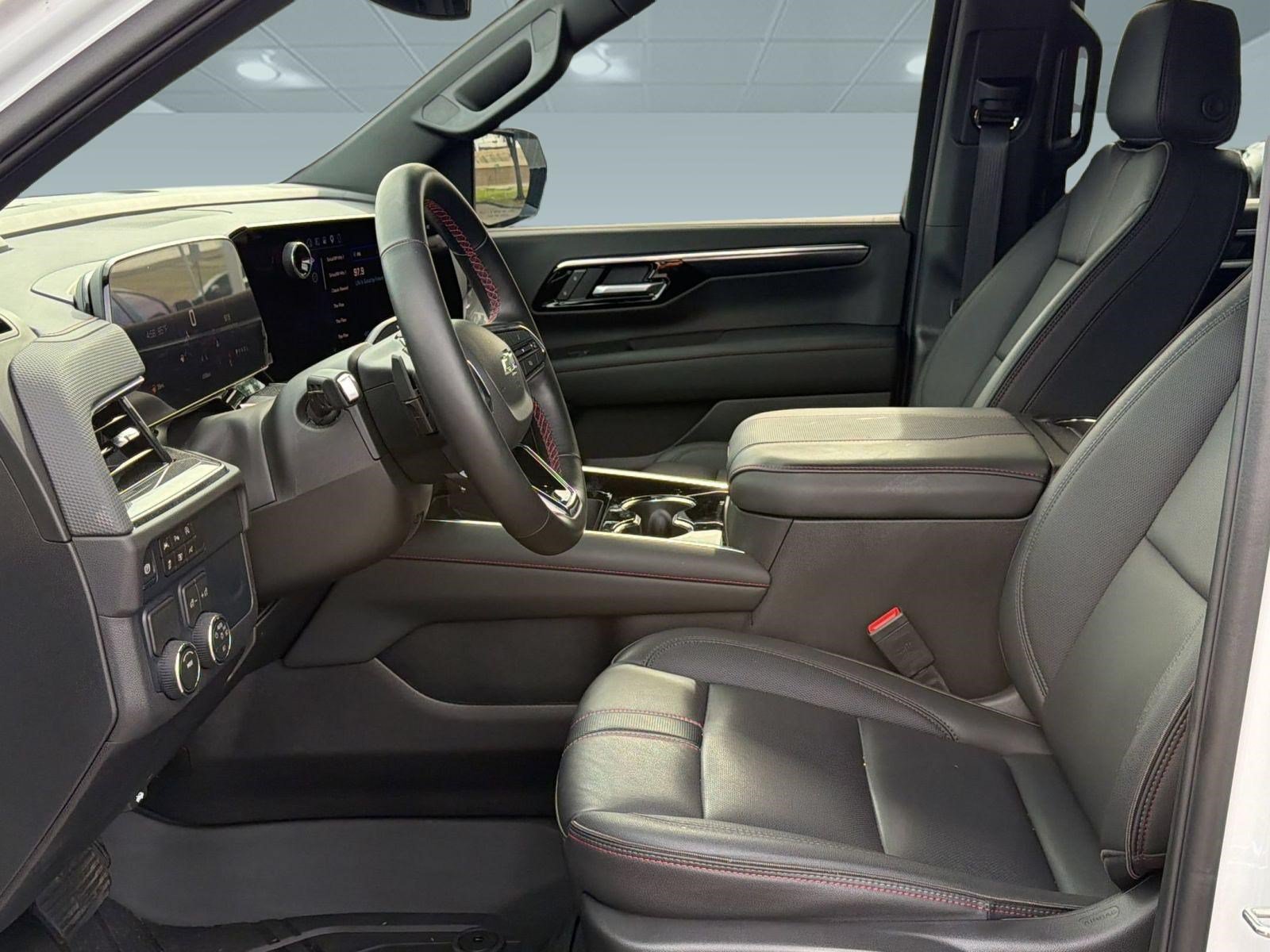 Used 2026 Chevrolet Suburban RST w/ Comfort Package RWD image 5