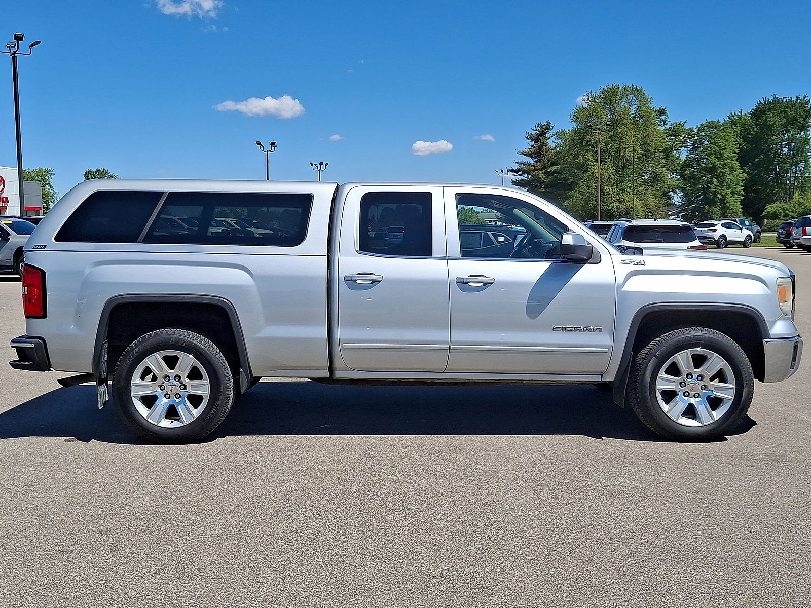 Used 2015 GMC Sierra 1500 SLE w/ Suspension Package, Off-Road AWD/4WD image 25