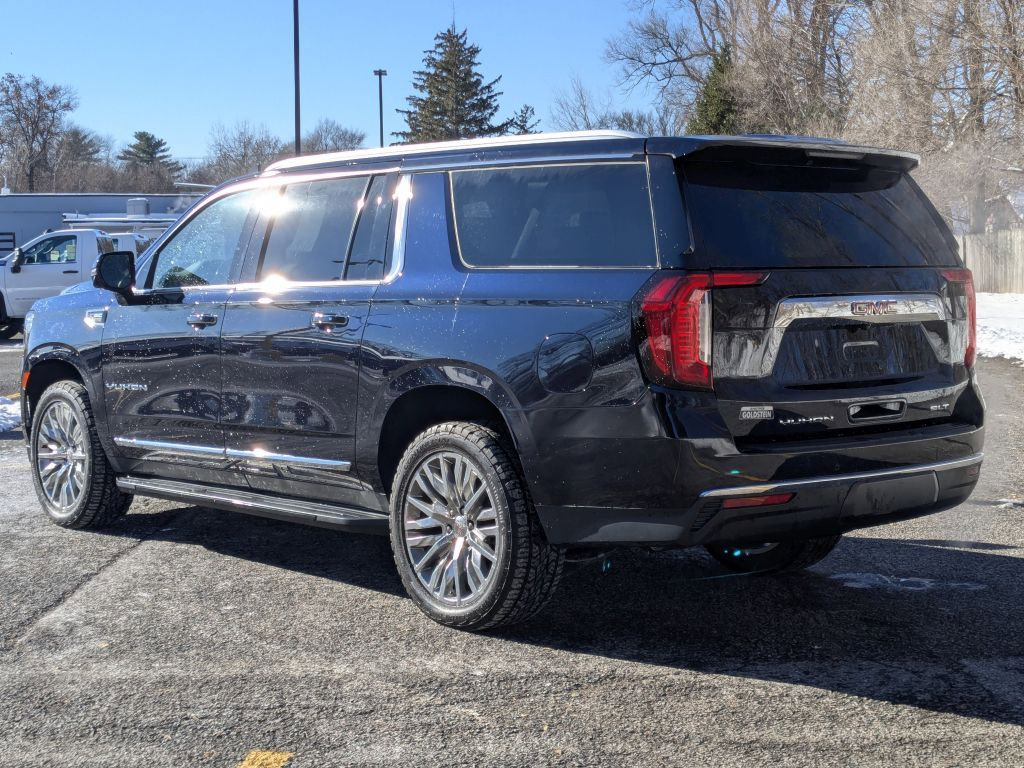 Certified 2022 GMC Yukon XL SLT w/ SLT Premium Package image 5