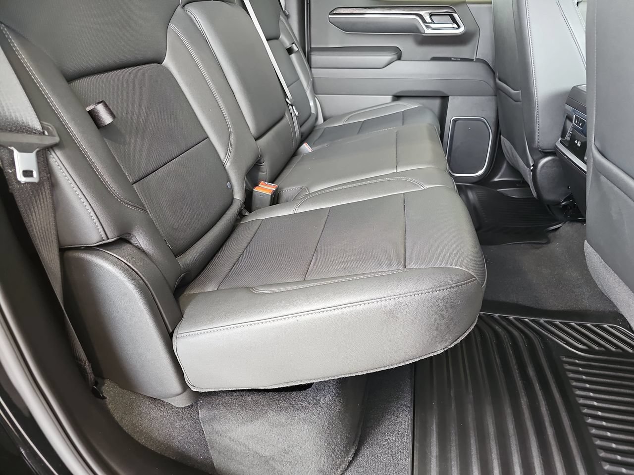 Certified 2025 Chevrolet Silverado 1500 LTZ w/ LTZ Premium Package AWD/4WD image 16