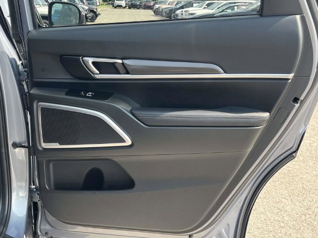 Used 2025 Kia Telluride S AWD/4WD image 25