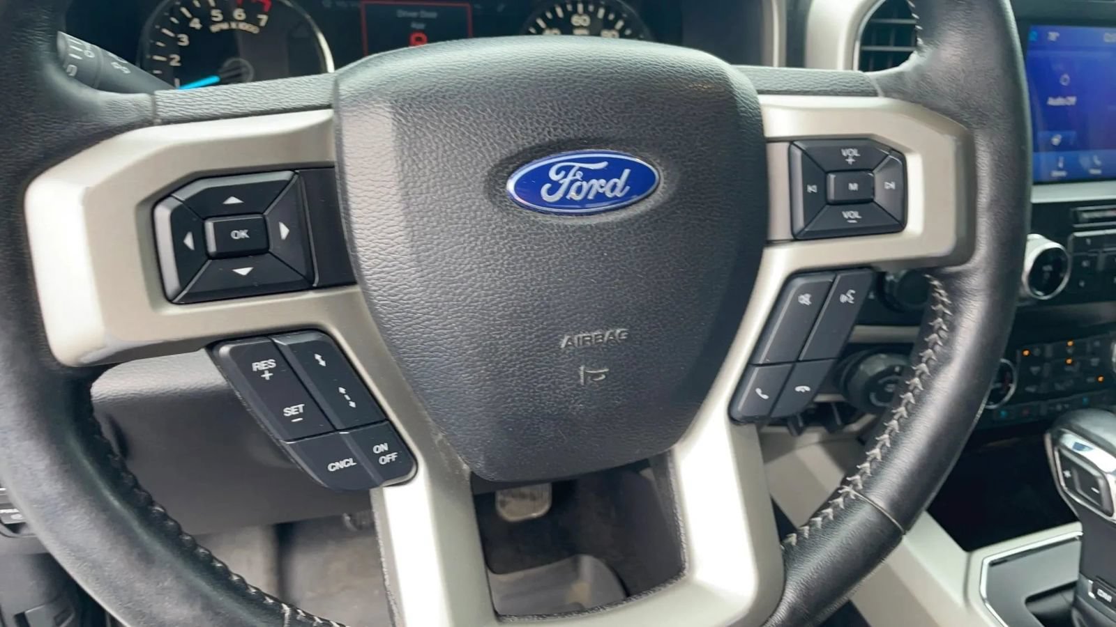 Used 2019 Ford F150 Lariat w/ Equipment Group 502A Luxury AWD/4WD image 22
