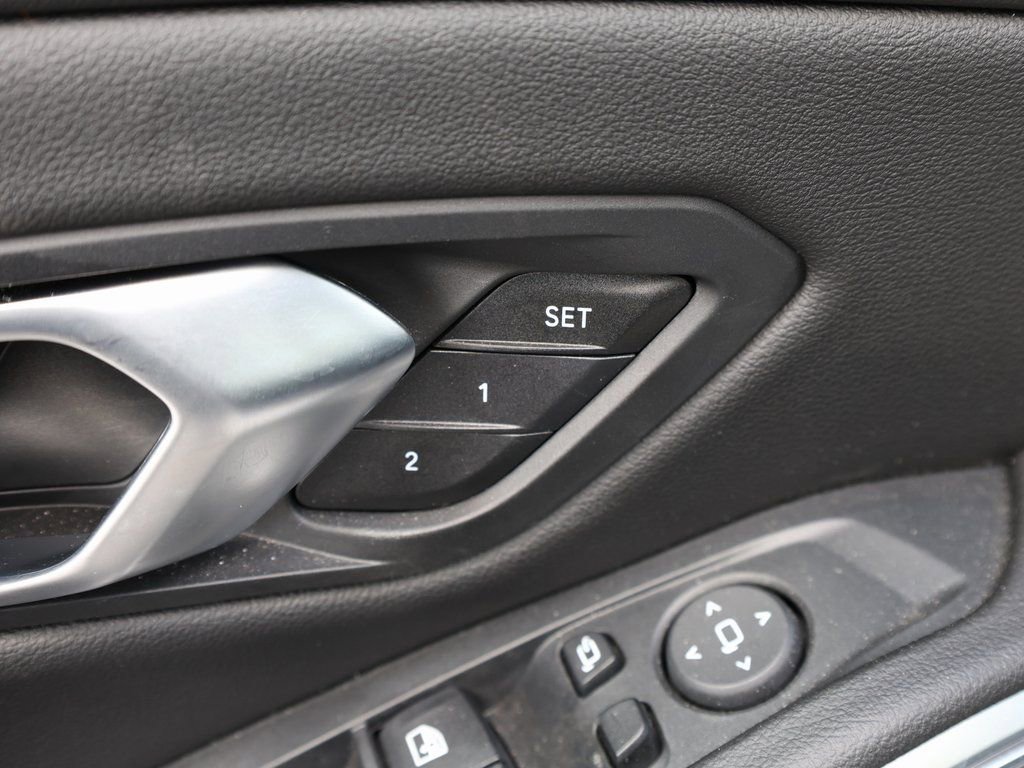 Used 2024 BMW 330i Sedan w/ Premium Package image 12