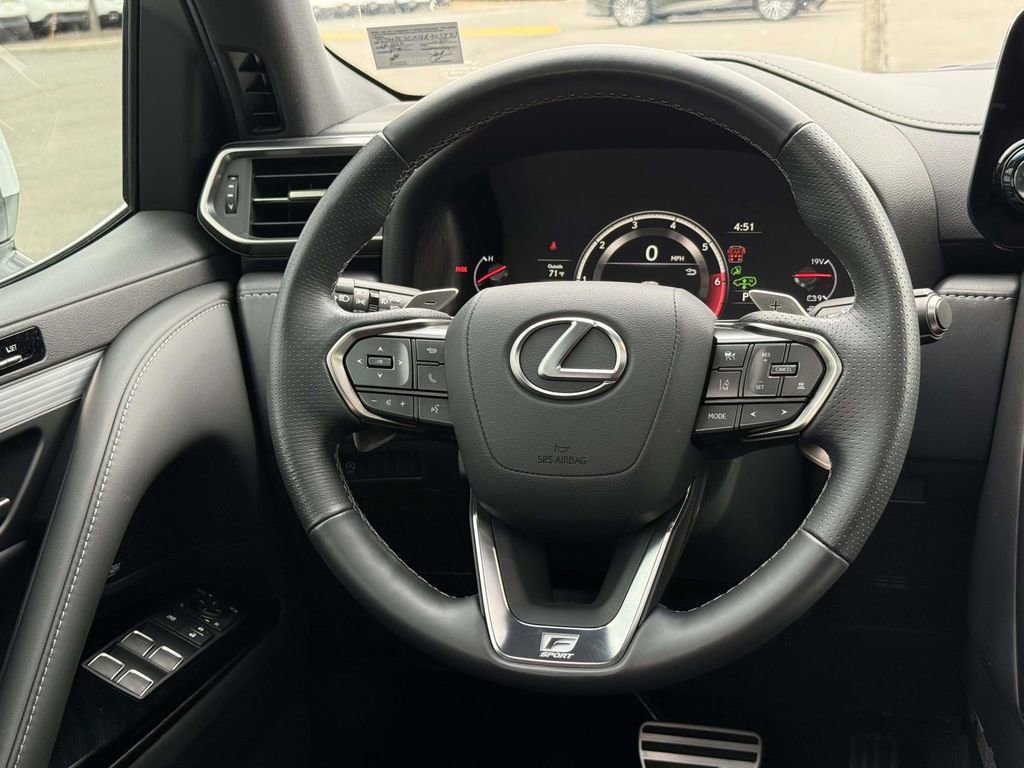 Used 2024 Lexus LX 600 F Sport image 9