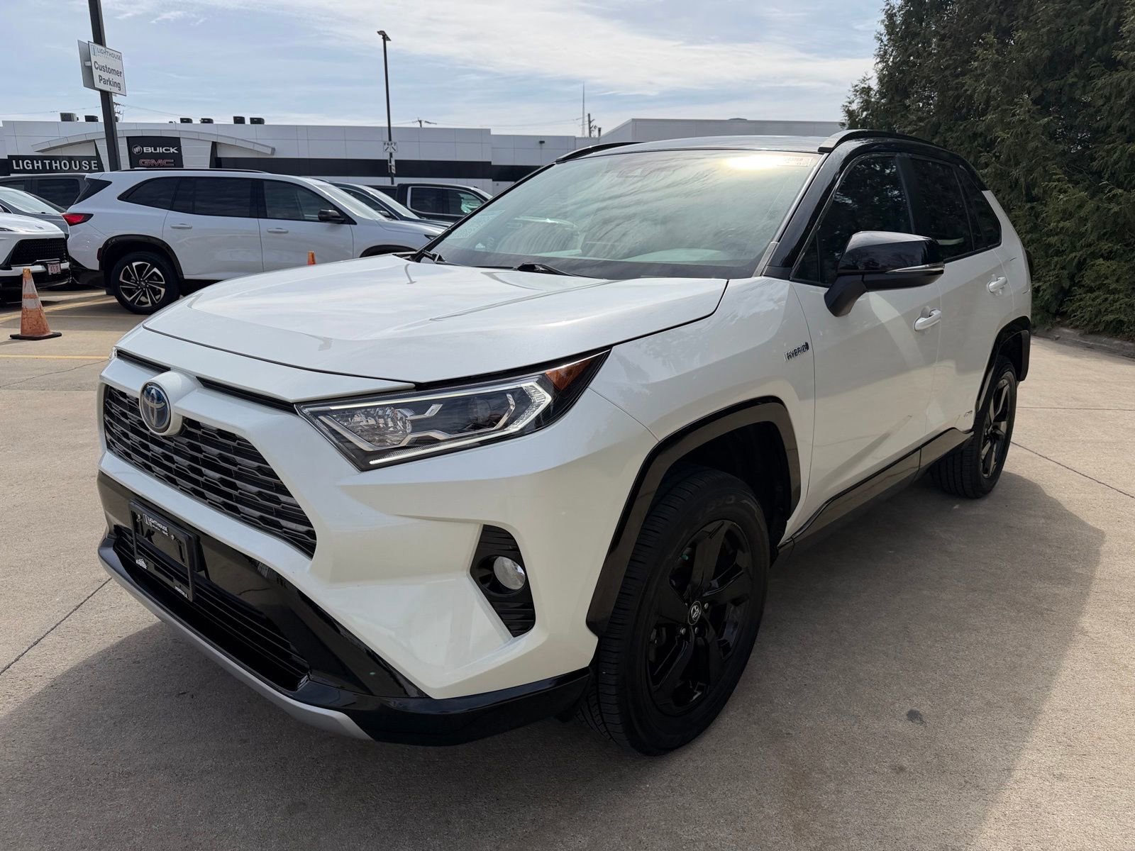 Used 2021 Toyota RAV4 XSE w/ XSE Grade Weather Package image 7