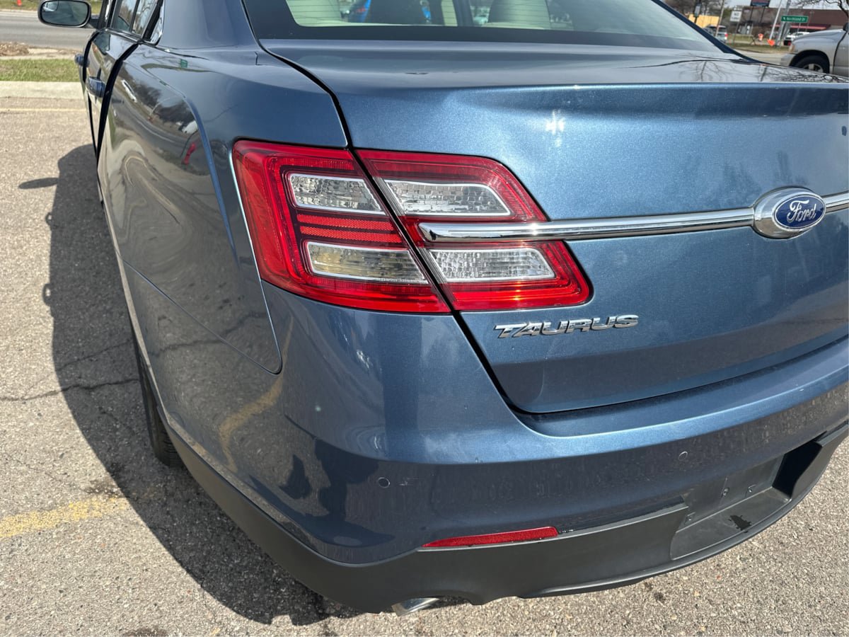 Used 2019 Ford Taurus SEL AWD/4WD image 29