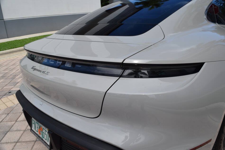 Used 2021 Porsche Taycan 4S AWD/4WD image 22