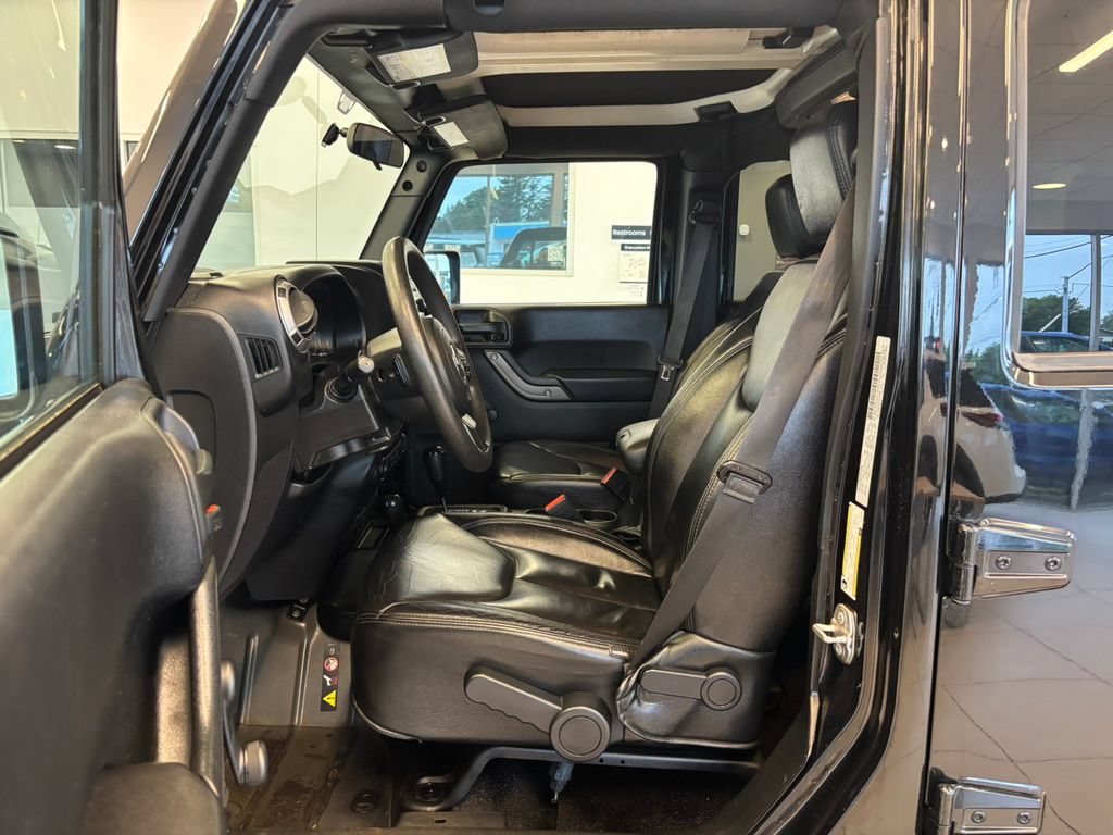 Used 2016 Jeep Wrangler Unlimited Sport w/ Max Tow Package AWD/4WD image 14