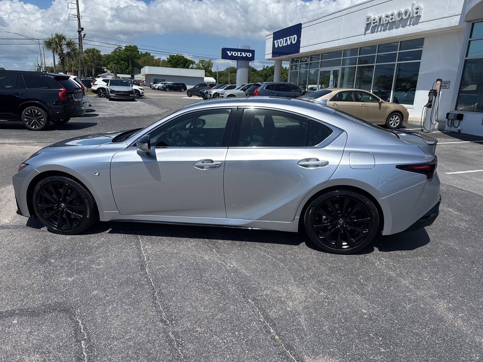 Used 2023 Lexus IS 350 F Sport w/ Navigation Package image 7