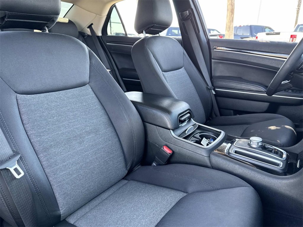 Used 2023 Chrysler 300 Touring image 26