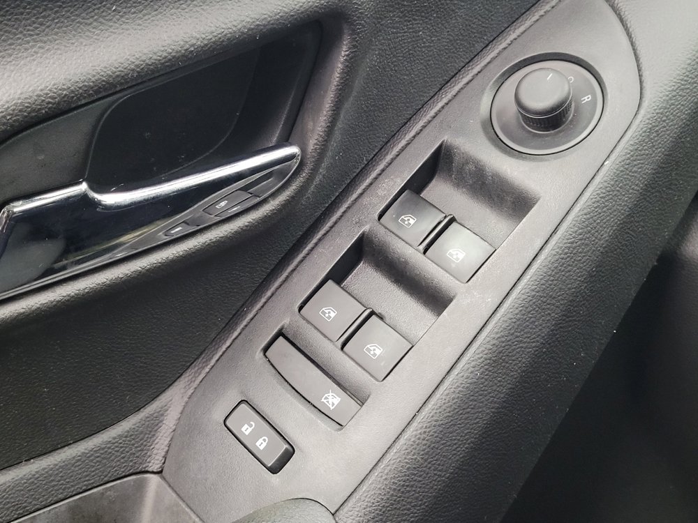Used 2020 Chevrolet Trax LS FWD image 27