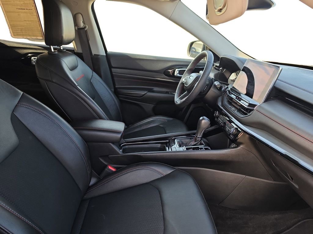 Used 2022 Jeep Compass Trailhawk AWD/4WD image 15