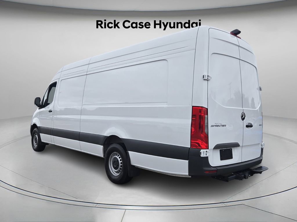 Used 2025 Mercedes-Benz Sprinter 2500 image 6
