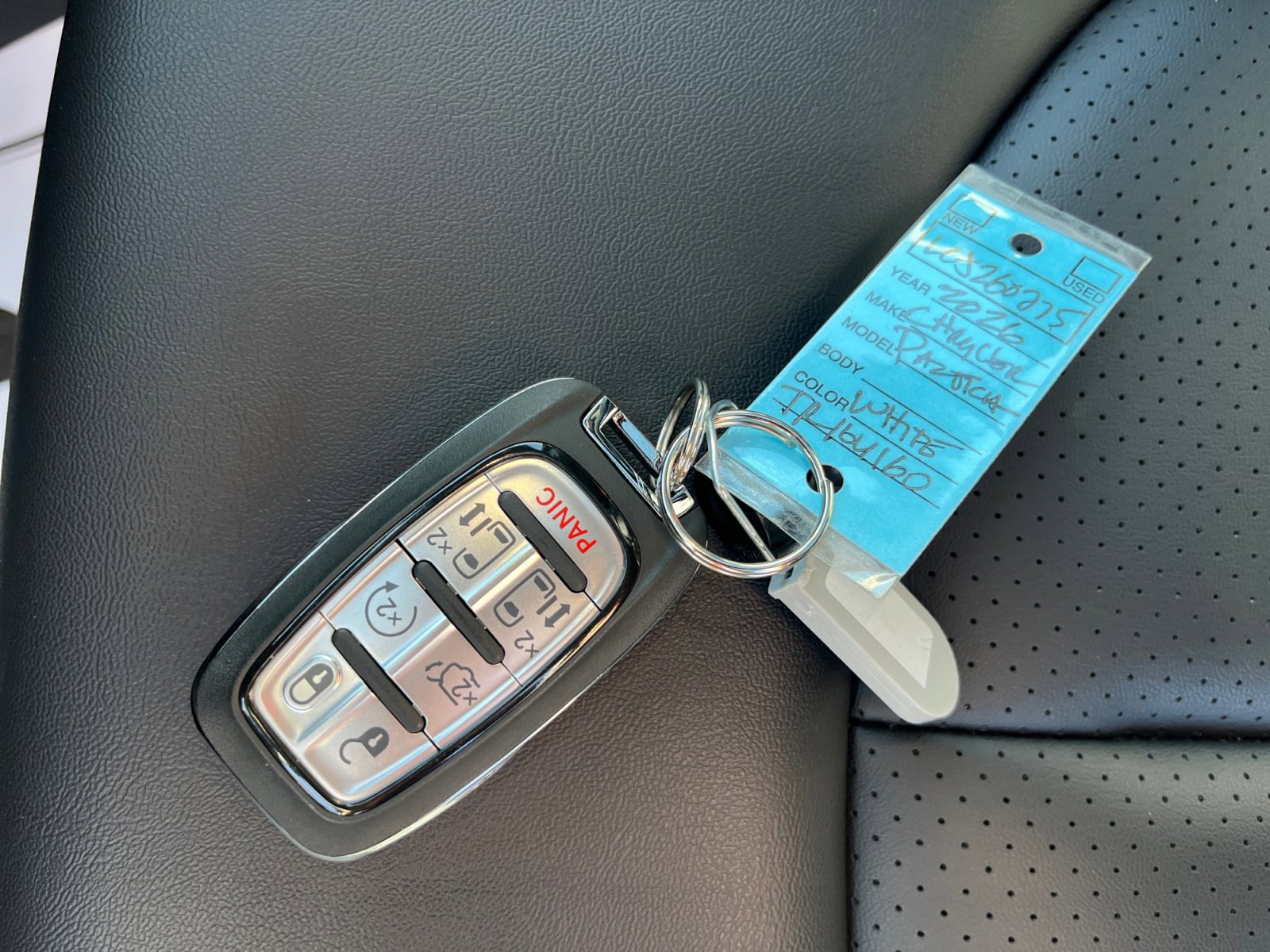 New 2026 Chrysler Pacifica Select image 32