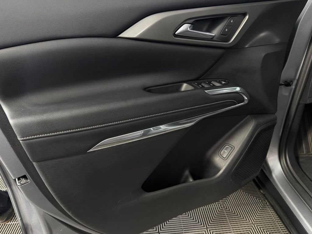 Used 2025 Chevrolet Traverse LT FWD image 26