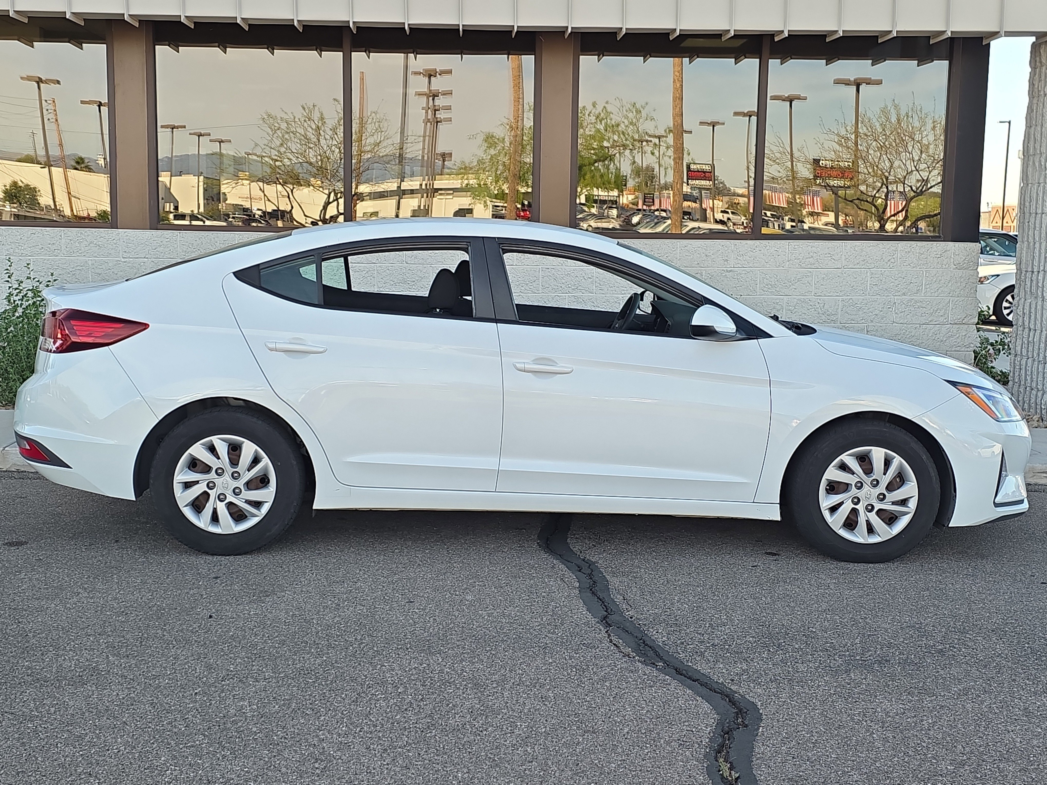 Used 2019 Hyundai Elantra SE w/ Cargo Package image 9