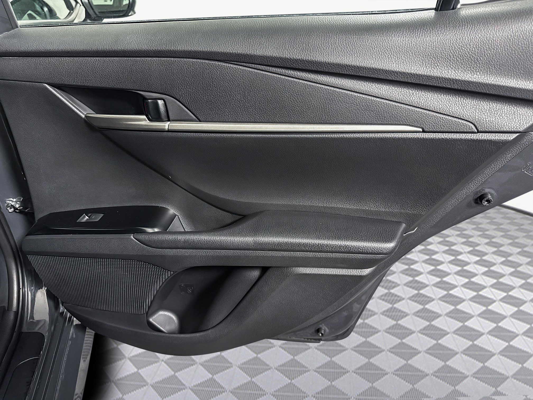 Used 2025 Toyota Camry LE image 28
