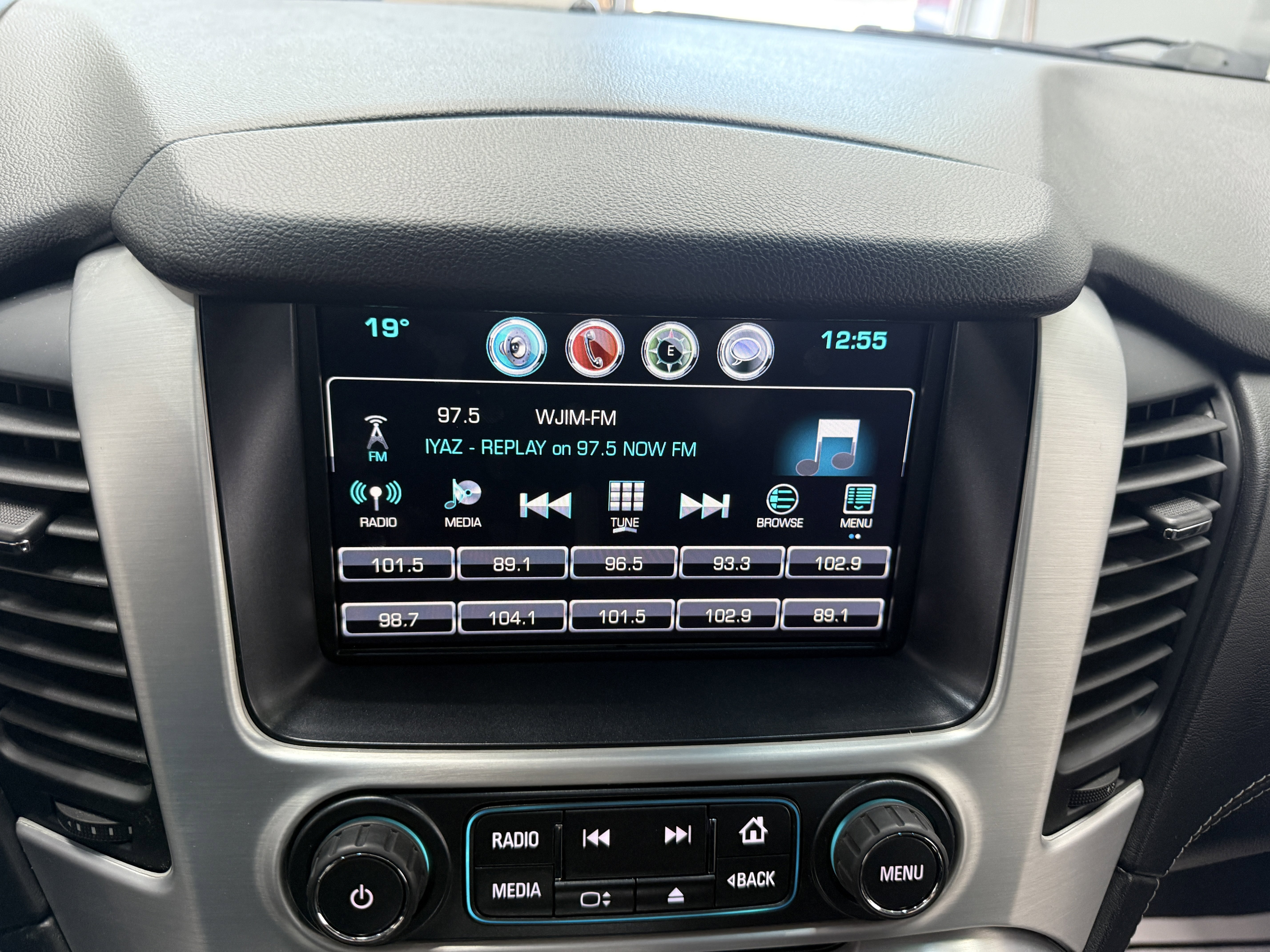 Used 2018 GMC Yukon SLT image 17