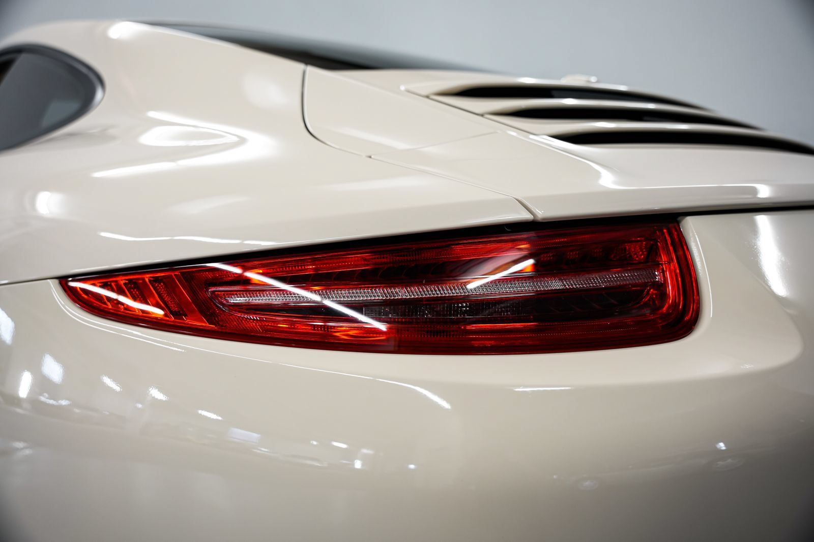 Used 2012 Porsche 911 Carrera S RWD image 32