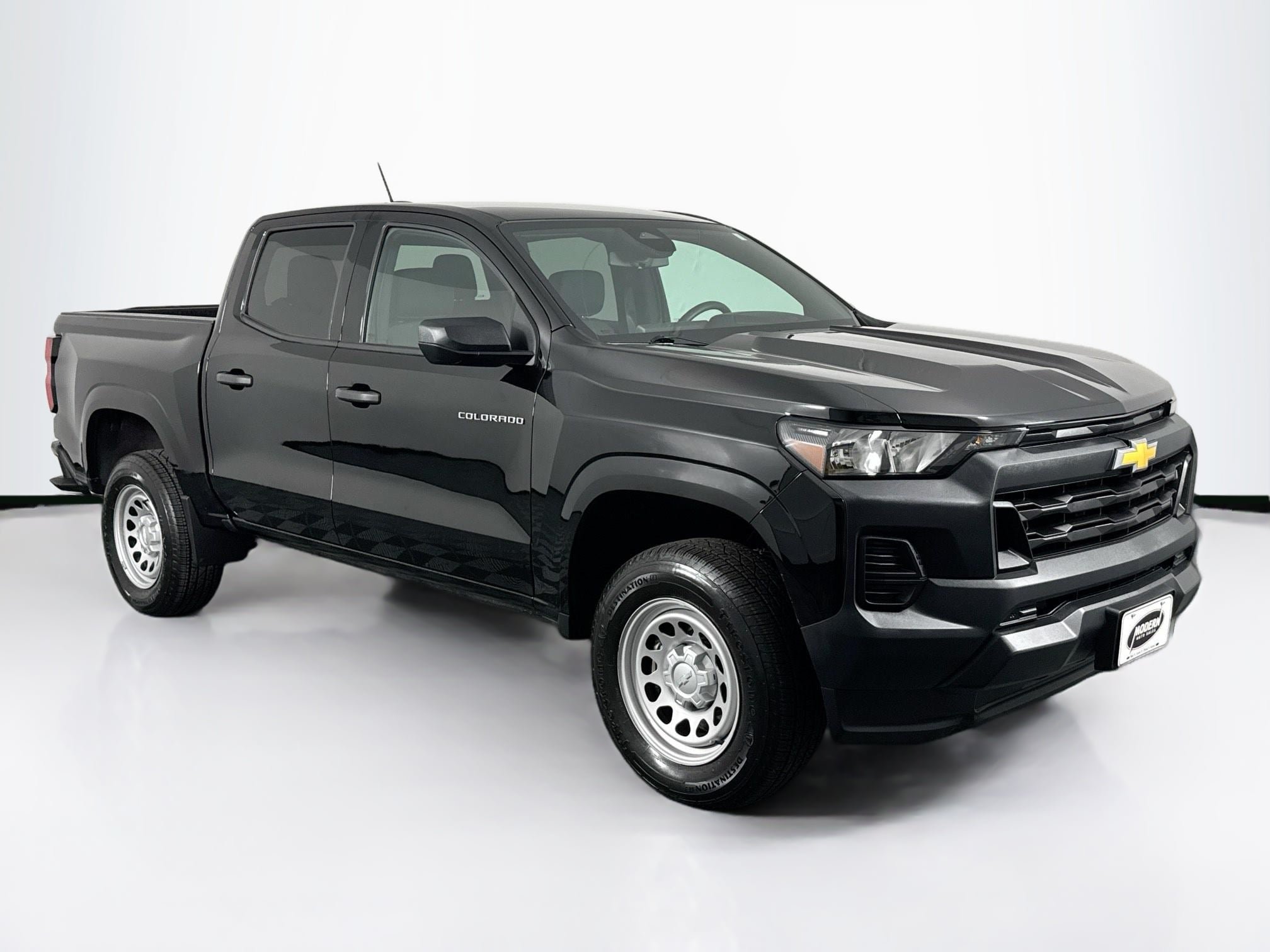 Used 2023 Chevrolet Colorado W/T RWD image 2