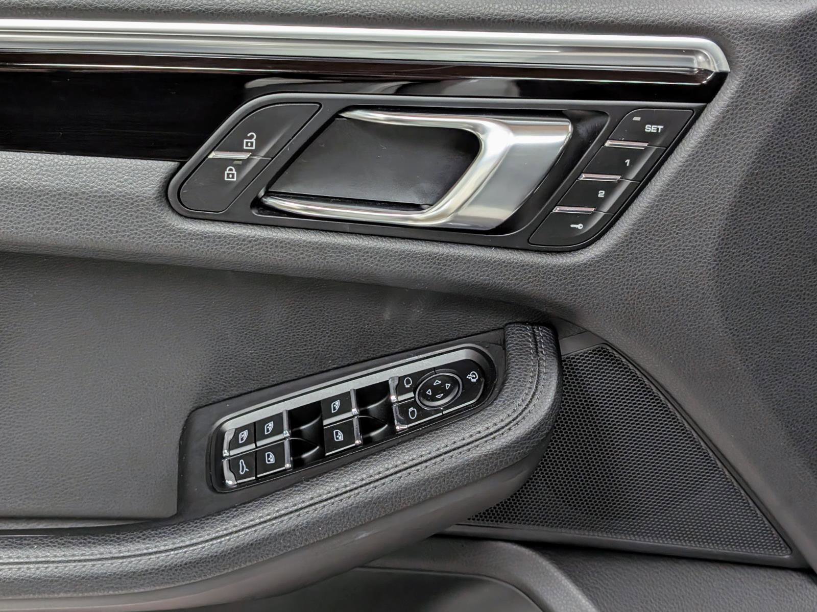 Used 2023 Porsche Macan image 14