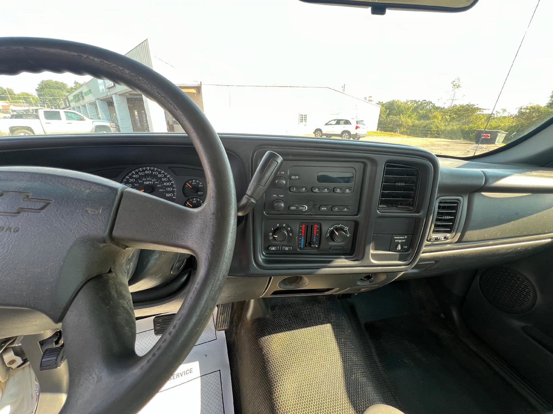 Used 2004 Chevrolet Silverado 2500 W/T image 10