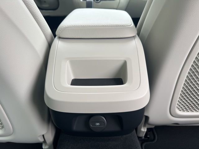 Certified 2025 Volvo S60 B5 Plus image 21