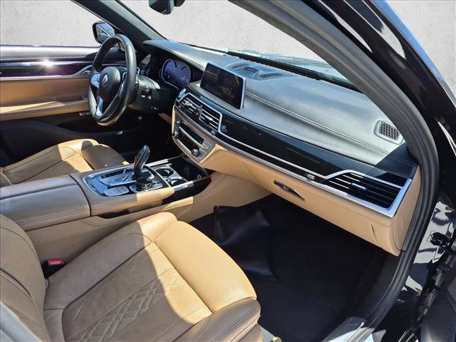 Used 2017 BMW ALPINA B7 xDrive AWD/4WD image 12