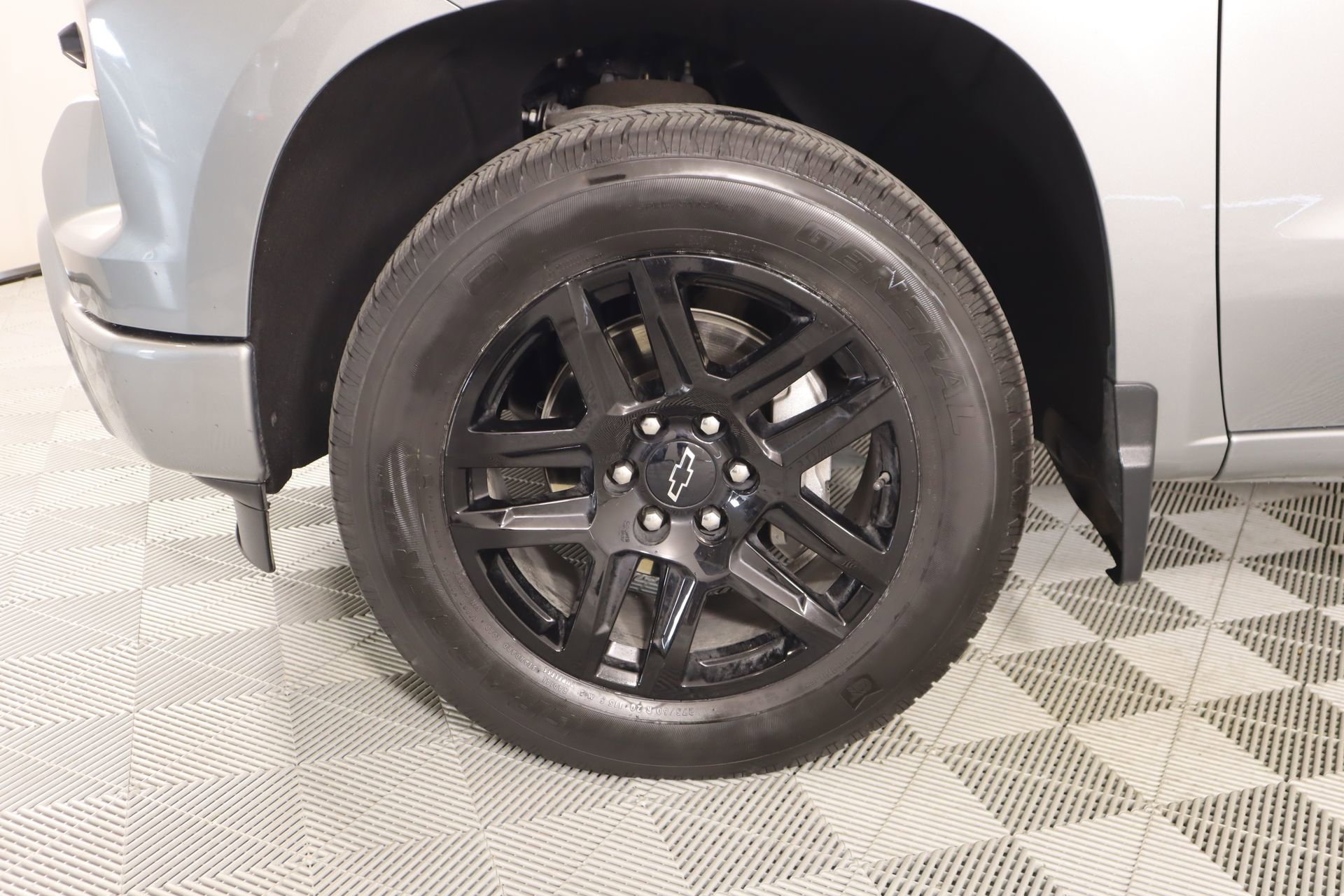 Used 2023 Chevrolet Silverado 1500 Custom image 16