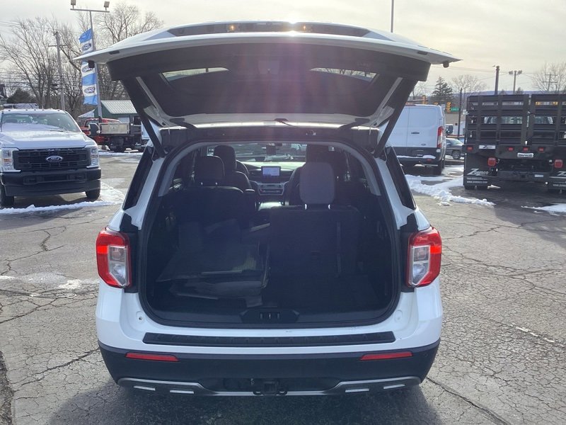 Used 2021 Ford Explorer XLT w/ Equipment Group 202A image 10