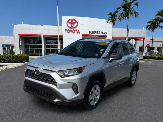 Used 2021 Toyota RAV4 LE FWD image 3