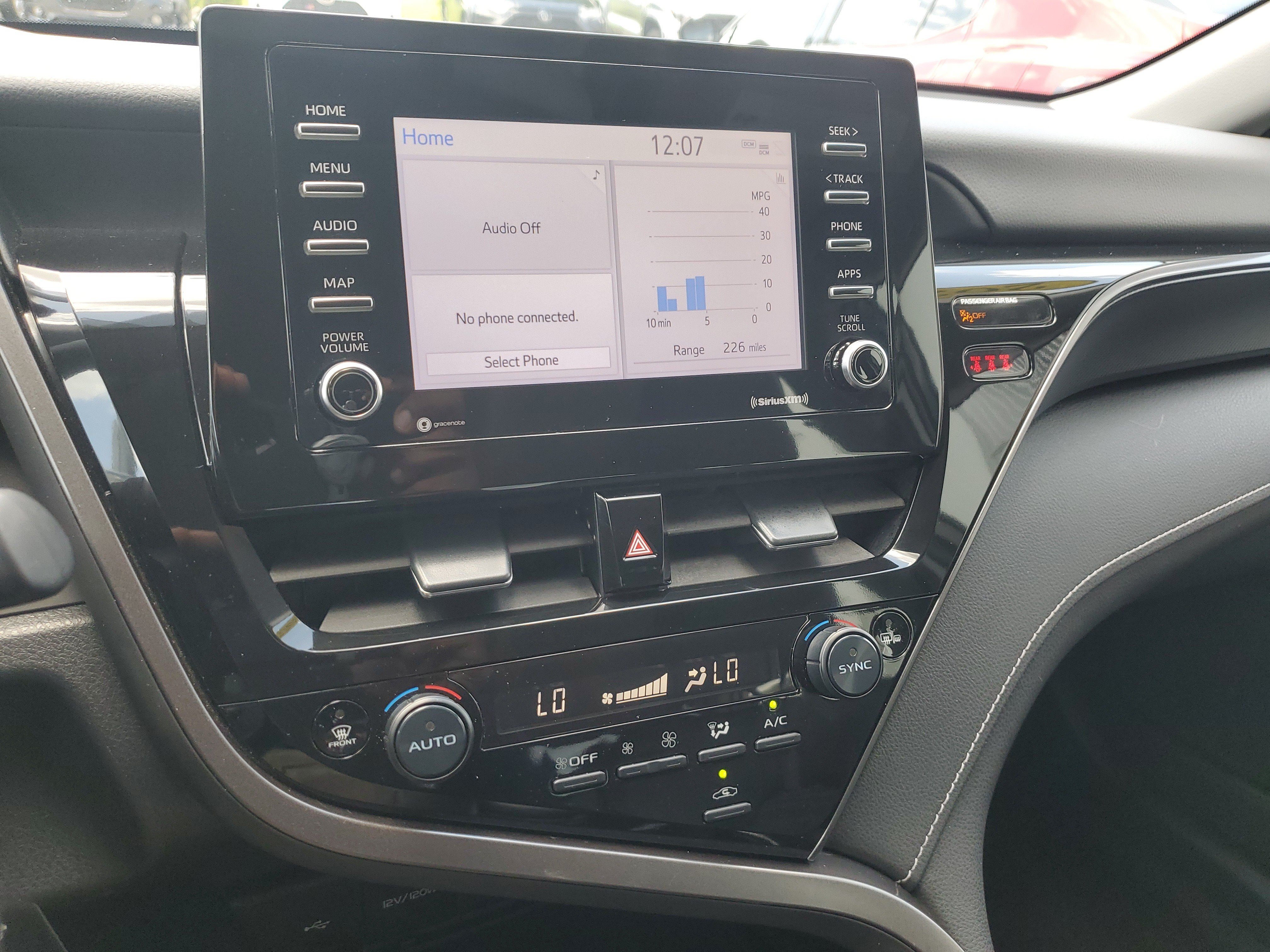 Used 2022 Toyota Camry SE FWD image 24