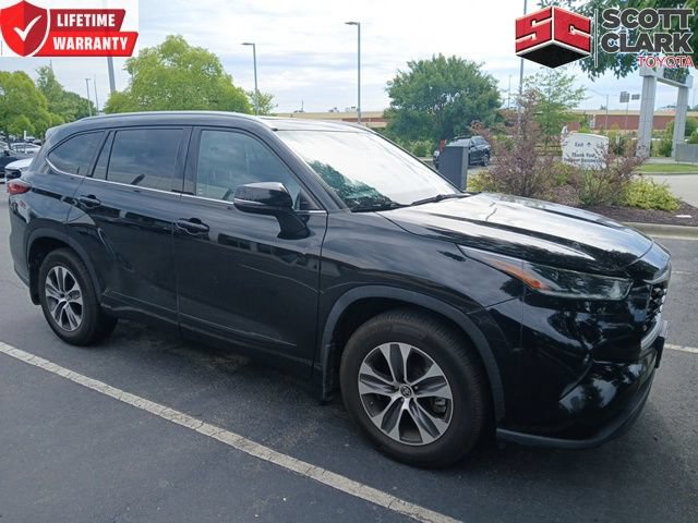 Used 2021 Toyota Highlander XLE