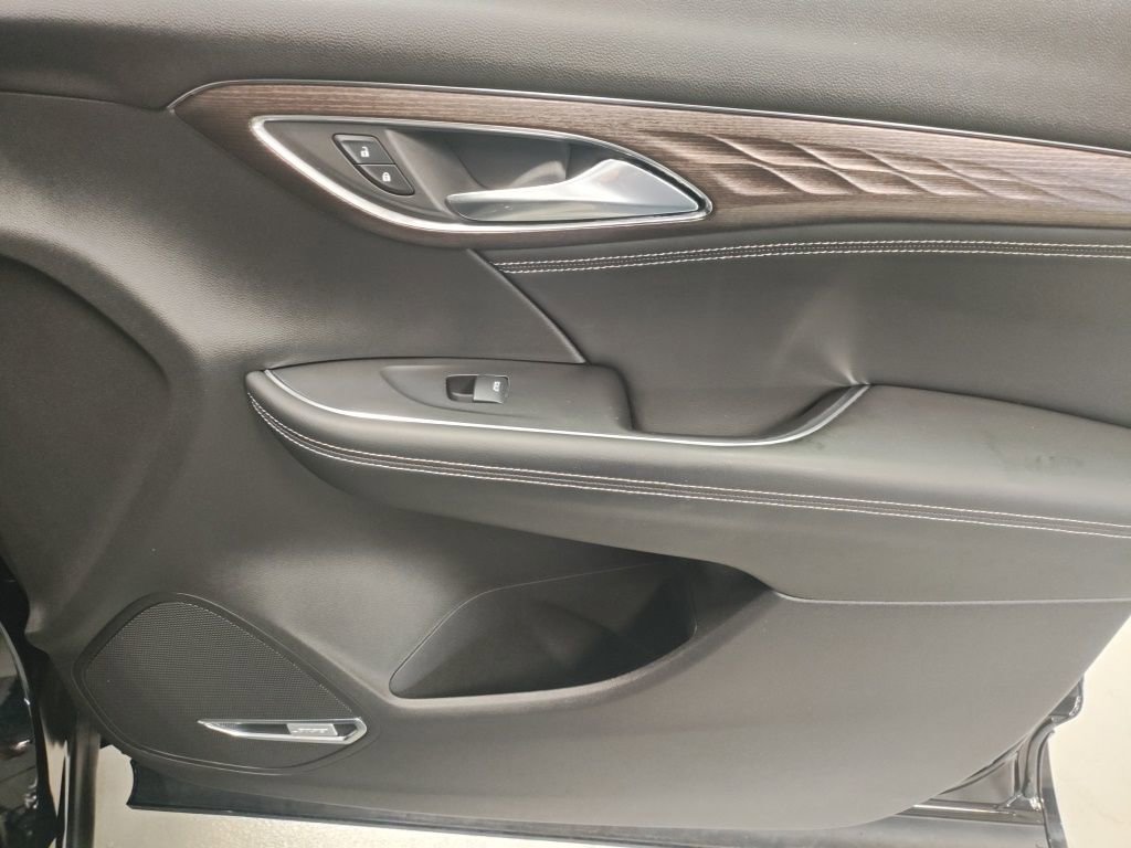 Used 2021 Buick Envision Avenir image 9
