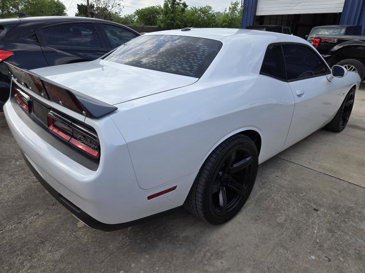 Used 2019 Dodge Challenger R/T w/ Driver Convenience Group image 3