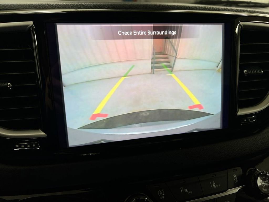 Used 2024 Chrysler Pacifica Touring-L image 15