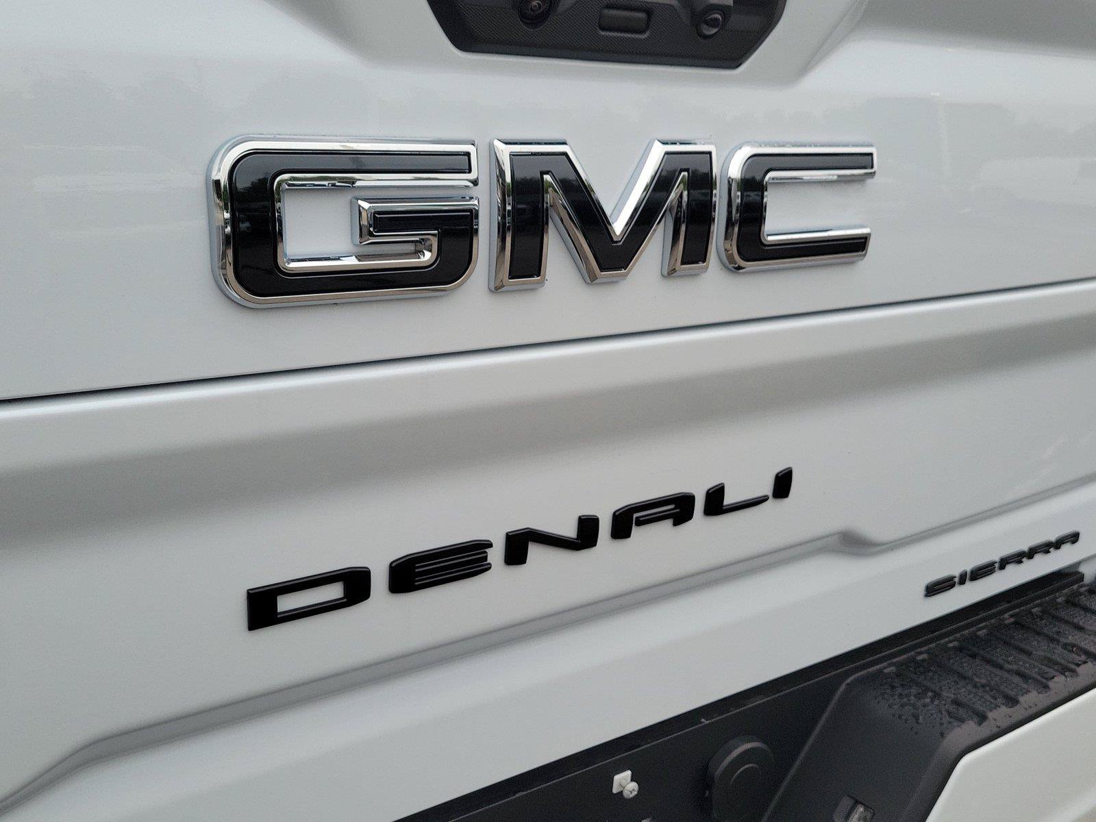 New 2026 GMC Sierra 2500 Denali Ultimate w/ LPO, Black Badging Package AWD/4WD image 6