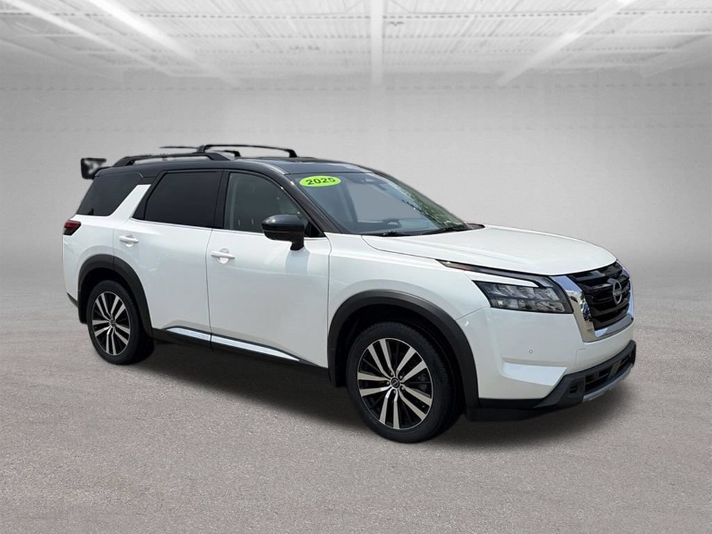 Used 2025 Nissan Pathfinder Platinum AWD/4WD image 8