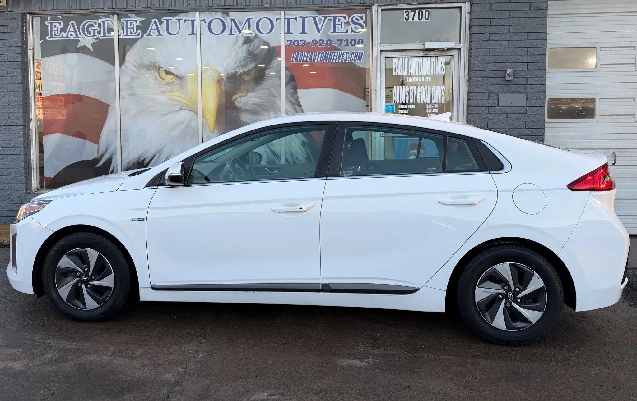 Used 2017 Hyundai Ioniq SEL image 6