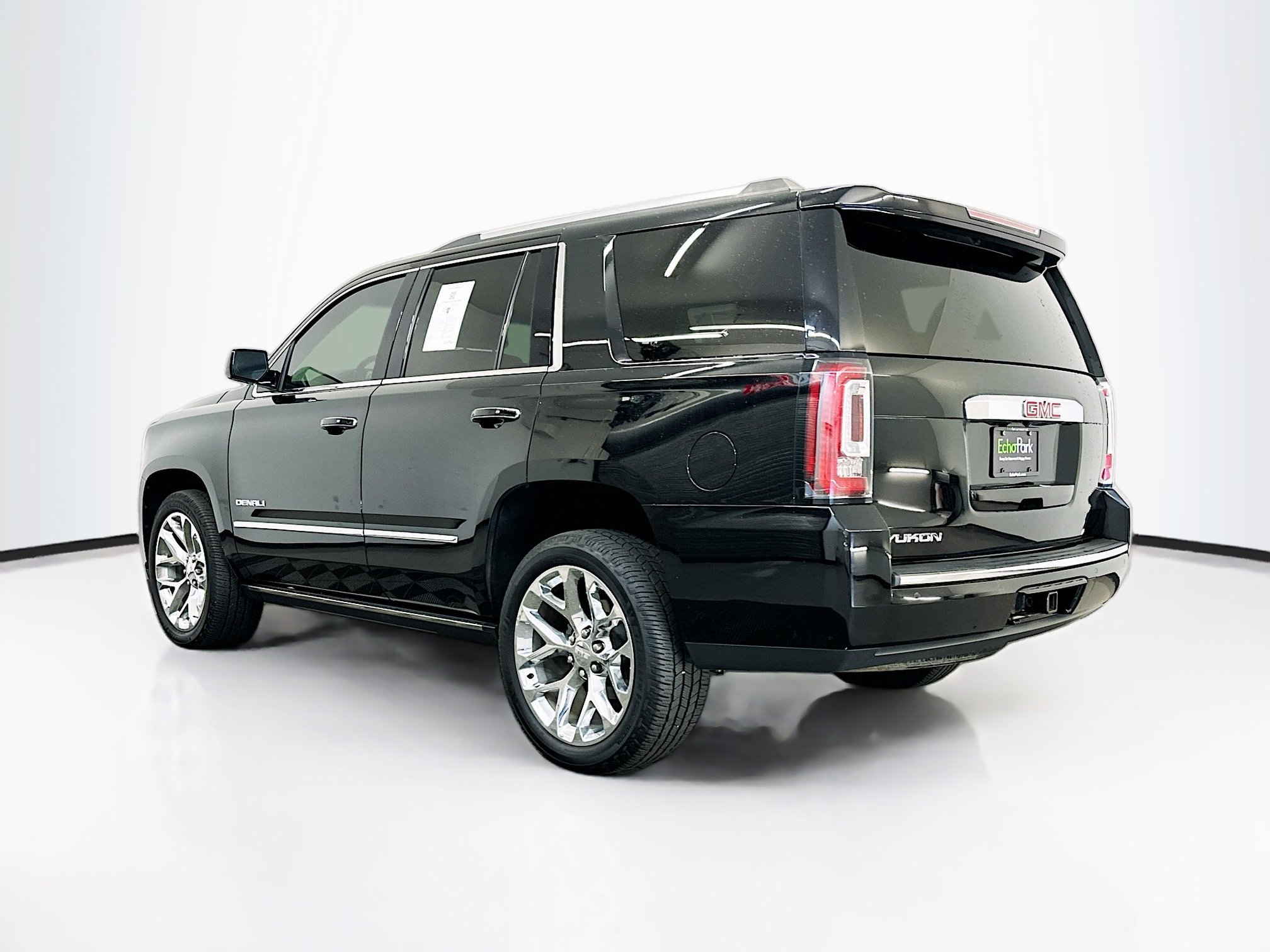 Used 2020 GMC Yukon Denali w/ Denali Premium Package image 5