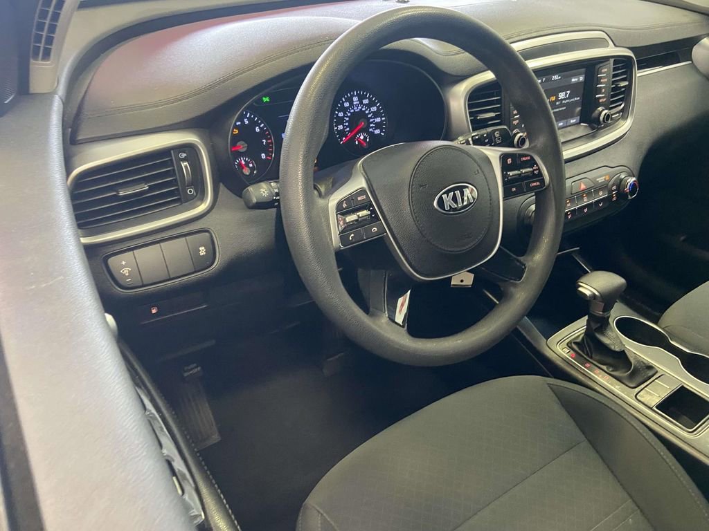 Used 2020 Kia Sorento LX image 13