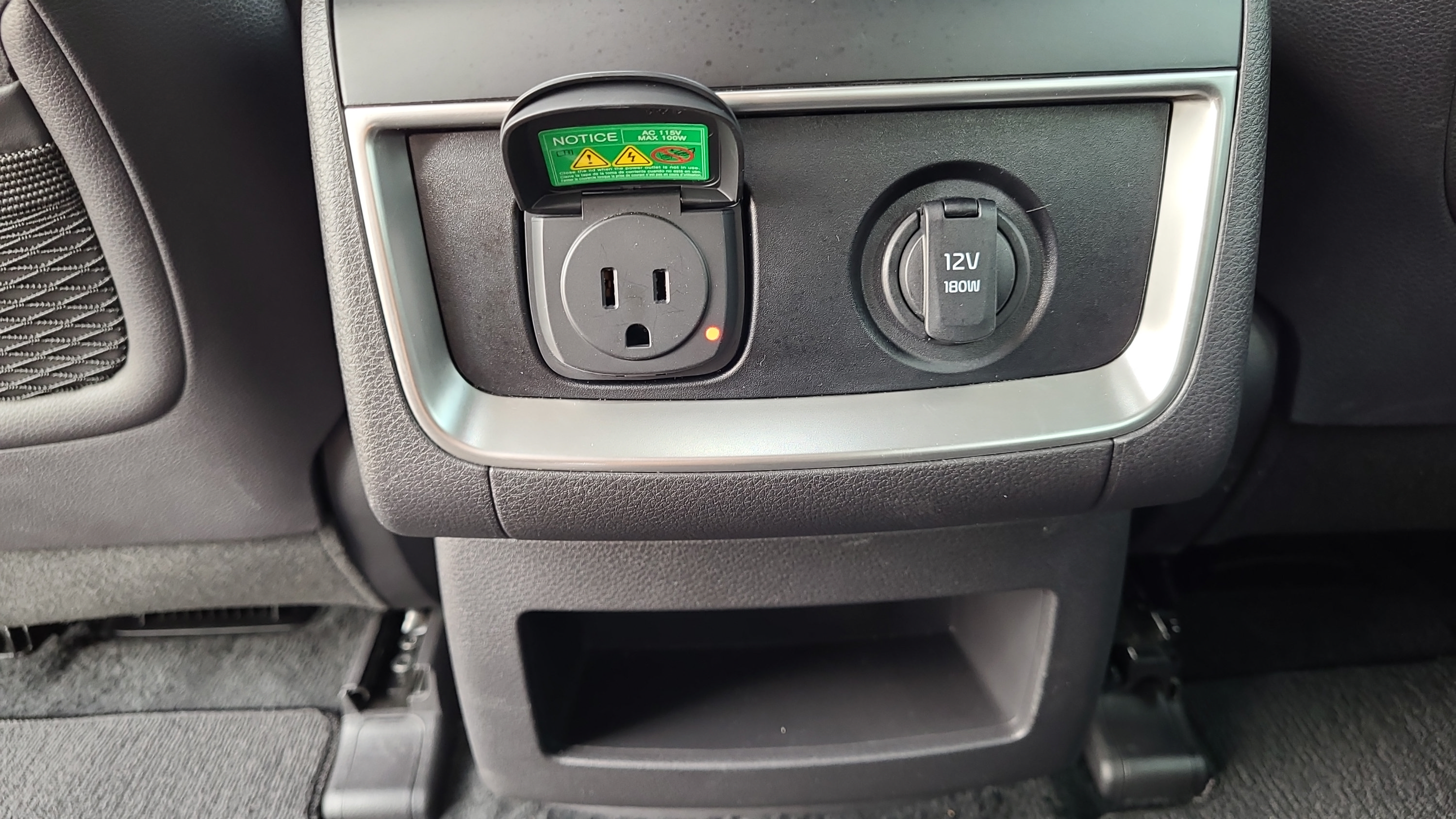 Used 2025 Kia Carnival SX Prestige FWD image 16