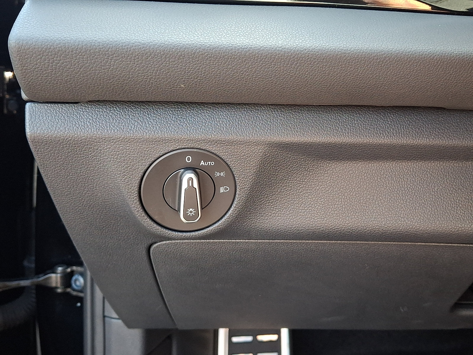 Certified 2025 Volkswagen Jetta Sport FWD image 22