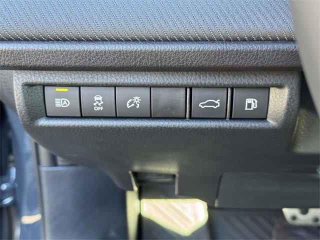 Used 2025 Toyota Camry SE image 19